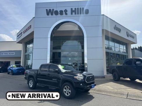 Used 2019 Toyota Tacoma TRD Off-Road image 1