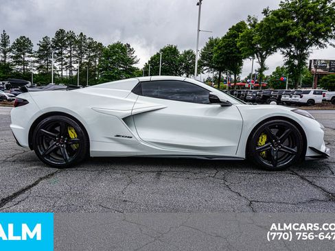 Used 2024 Chevrolet Corvette Z06 w/ Z07 Performance Package RWD image 11