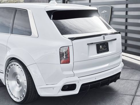 Used 2025 Rolls-Royce Cullinan AWD/4WD image 15