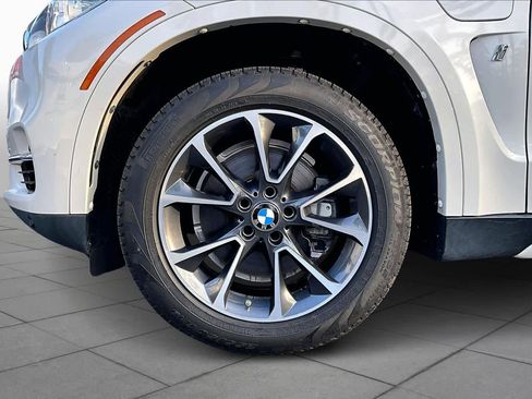 Used 2017 BMW X5 xDrive40e image 11