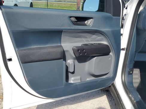 New 2025 Ford Maverick XL image 16