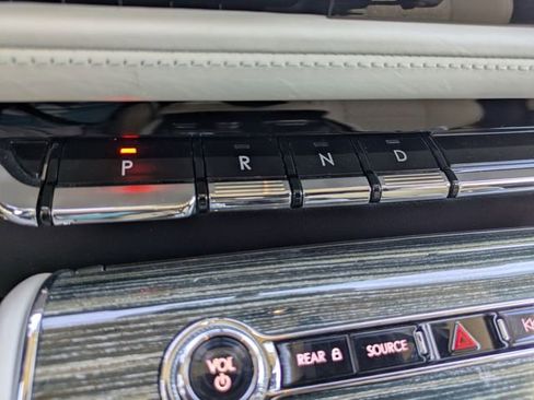 Used 2023 Lincoln Aviator Black Label w/ Jet Package image 16