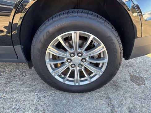 Used 2018 Cadillac XT5 Luxury w/ Driver Awareness Package image 32