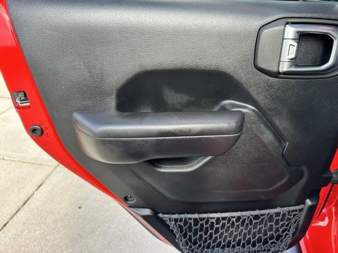 Used 2020 Jeep Gladiator Sport w/ Quick Order Package 24S image 19