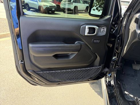 Used 2023 Jeep Wrangler Unlimited Sport AWD/4WD image 13