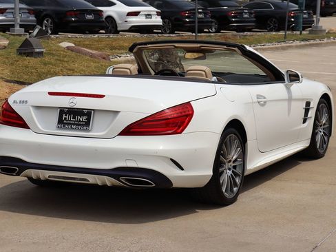 Used 2017 Mercedes-Benz SL 550 w/ Driver Assistance Package image 44
