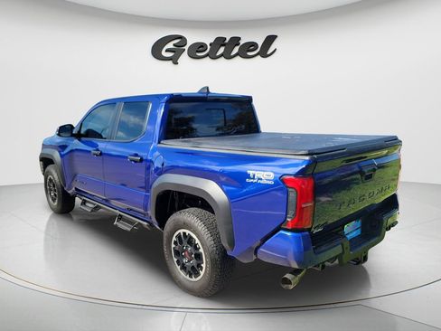 Used 2025 Toyota Tacoma TRD Off-Road w/ TRD Off Road Upgrade Package AWD/4WD image 8