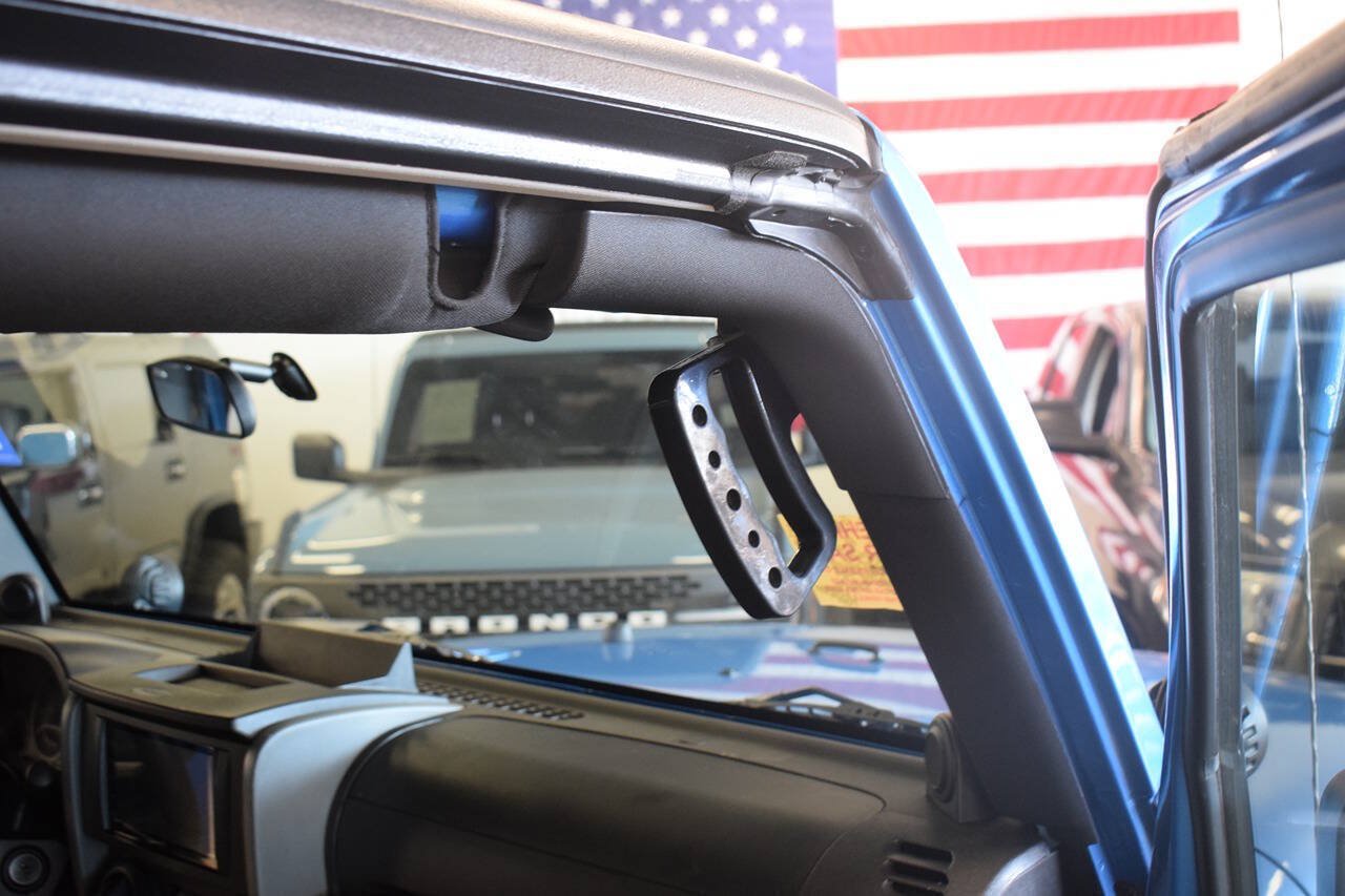 Used 2010 Jeep Wrangler Rubicon w/ PWR Convenience Group AWD/4WD image 29