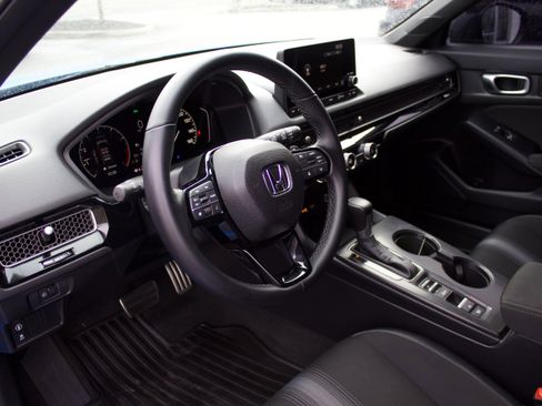 Used 2024 Honda Civic Sport image 11