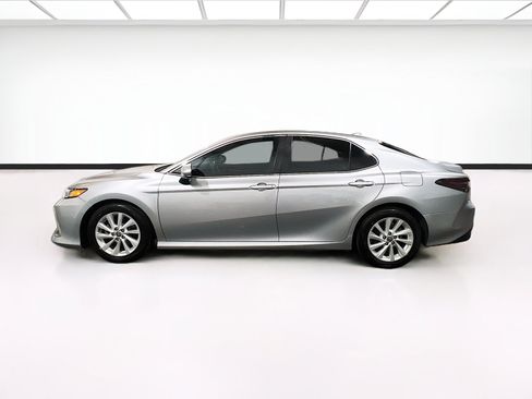 Used 2021 Toyota Camry LE w/ Carpet Mat Package (TMS) FWD image 21