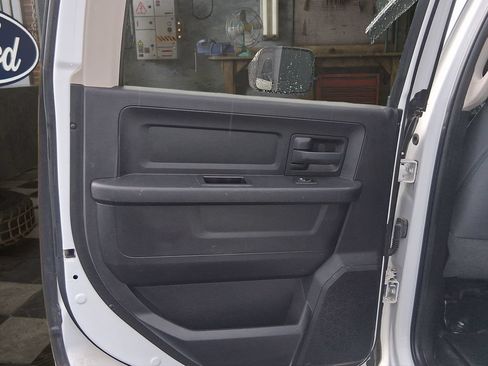 Used 2017 RAM 2500 Tradesman w/ Chrome Appearance Group RWD image 10