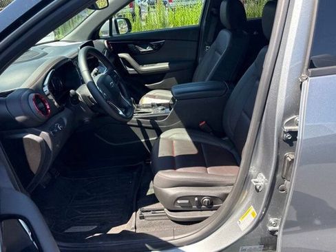 Used 2025 Chevrolet Blazer RS w/ Enhanced Convenience Package FWD image 4
