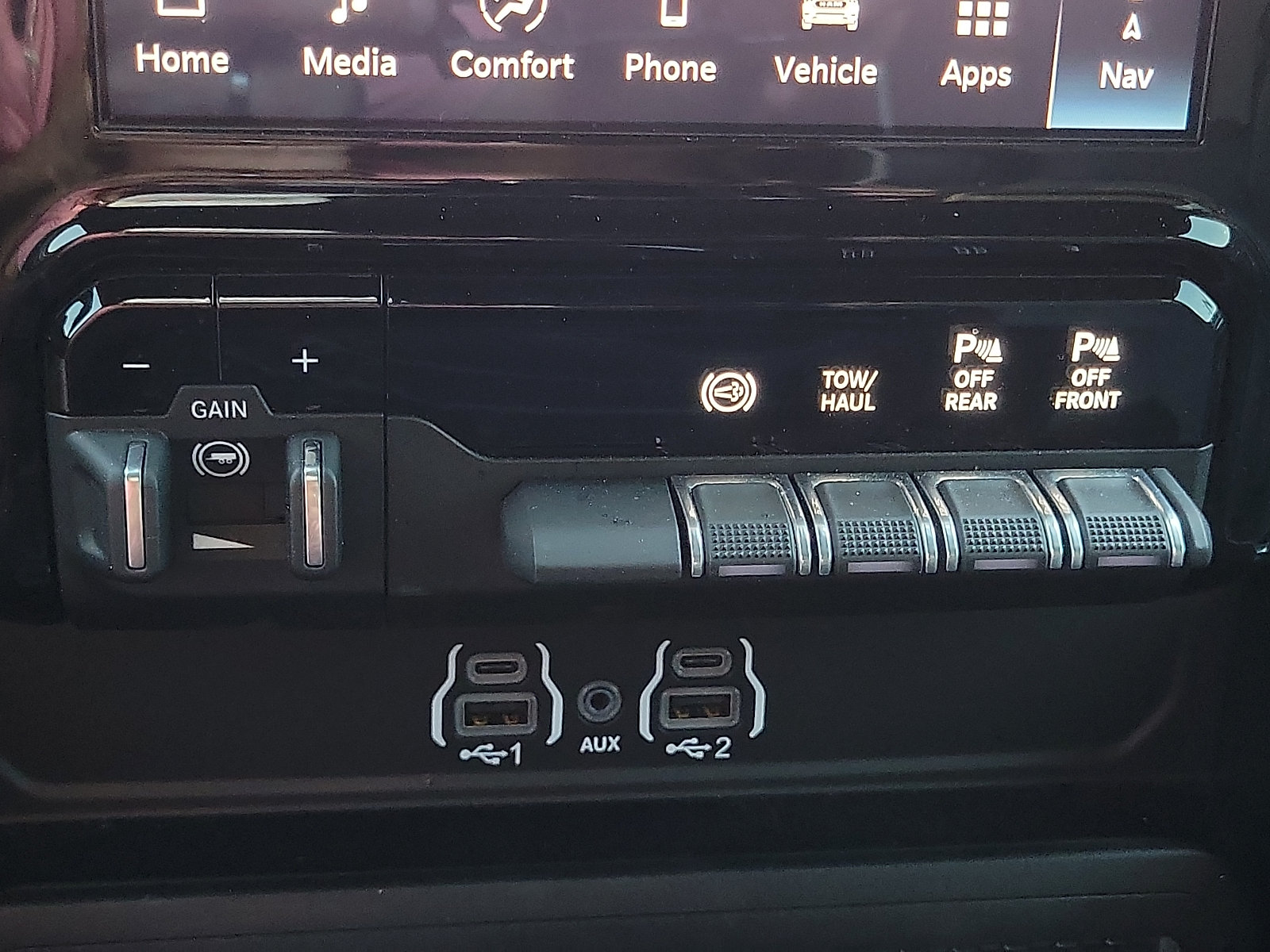 Used 2025 RAM 3500 Laramie AWD/4WD image 15