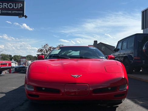 Used 2003 Chevrolet Corvette Coupe w/ Preferred Equipment Group RWD image 3