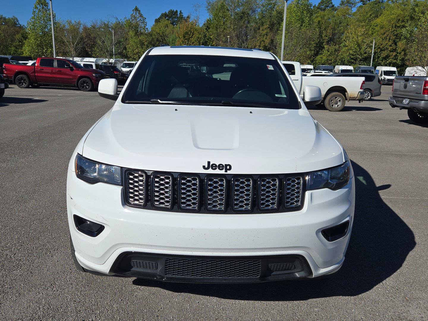 Used 2020 Jeep Grand Cherokee Altitude AWD/4WD image 2