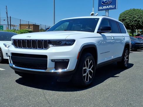 Used 2025 Jeep Grand Cherokee L Limited w/ Trailer Tow Package AWD/4WD image 3