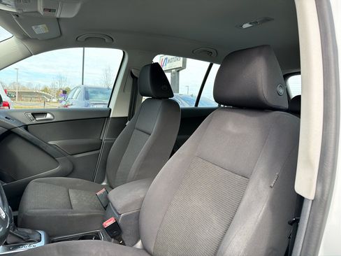 Used 2015 Volkswagen Tiguan S image 23