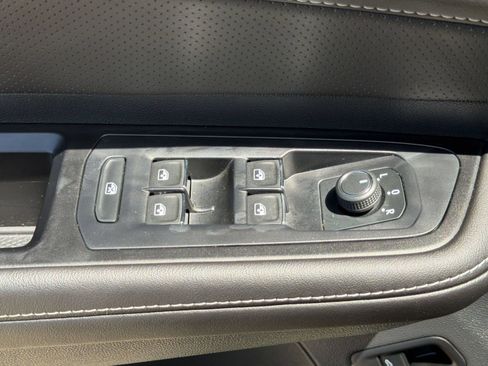 Used 2026 Volkswagen Atlas SE FWD image 14