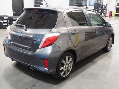 Used 2012 Toyota Yaris SE image 4