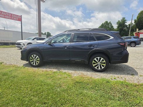 Used 2025 Subaru Outback Premium AWD/4WD image 1