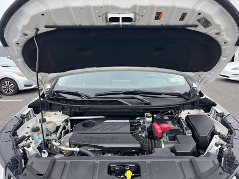 Used 2025 Nissan Rogue SV FWD image 34
