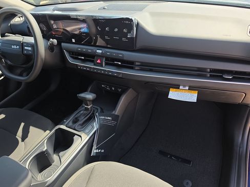 New 2026 Kia K4 FWD image 10