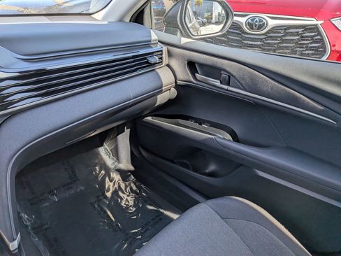 Used 2025 Toyota Camry LE image 19