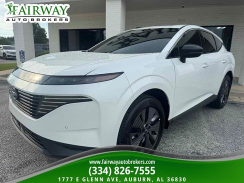 Used 2025 Nissan Murano SL AWD/4WD image 2