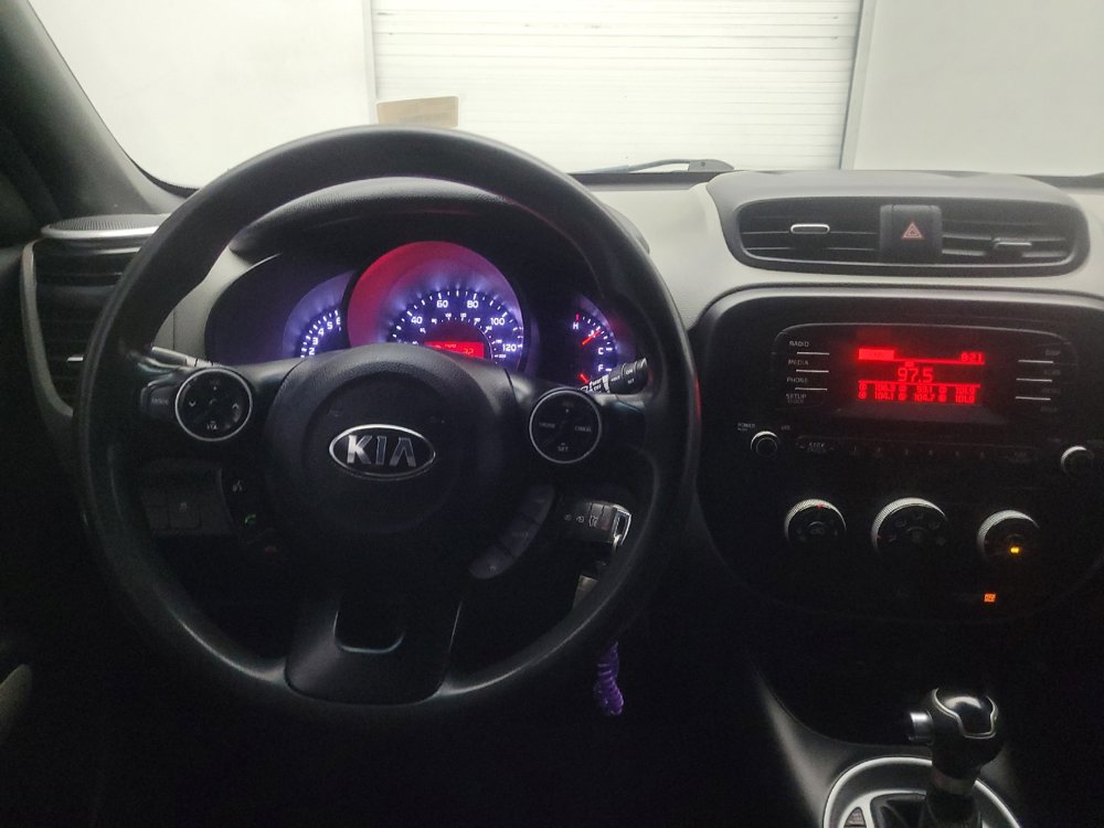 Used 2016 Kia Soul FWD image 22