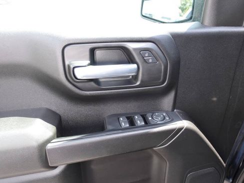 Used 2021 Chevrolet Silverado 1500 Custom AWD/4WD image 17