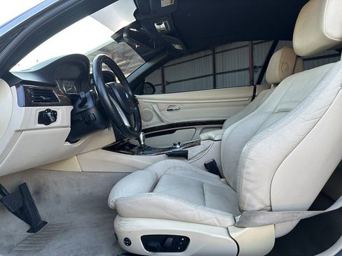 Used 2009 BMW 335i Convertible w/ Premium Pkg image 12