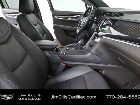 Certified 2022 Cadillac XT6 Premium Luxury w/ Technology Package image 22