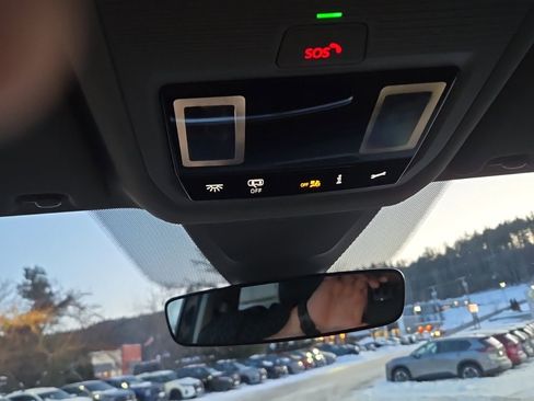 Used 2024 Volkswagen Atlas SE image 18