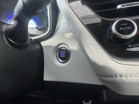 Used 2020 Toyota Corolla XSE image 39