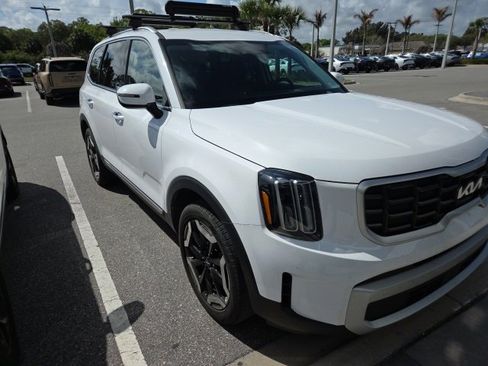 Certified 2024 Kia Telluride S image 1