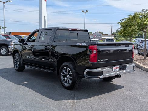 Used 2024 Chevrolet Silverado 1500 LT w/ Convenience Package II AWD/4WD image 5
