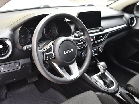 Used 2024 Kia Forte LXS FWD image 19