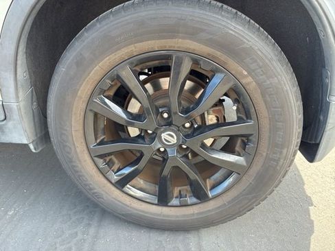 Used 2017 Nissan Rogue SV FWD image 10