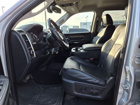Used 2016 RAM 2500 Laramie w/ Convenience Group AWD/4WD image 17