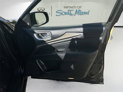 Used 2019 INFINITI QX60 Luxe w/ Essential Package image 35