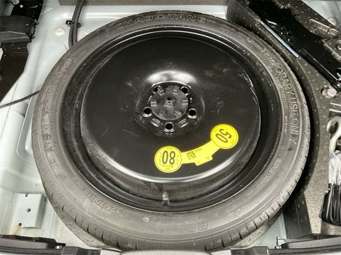 Used 2024 Volvo XC40 B5 Plus w/ Protection Package Premier image 30