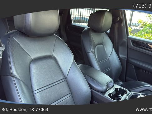 Used 2019 Porsche Cayenne S image 43