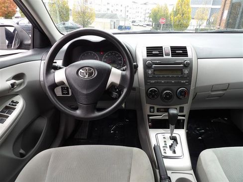 Used 2011 Toyota Corolla LE image 12