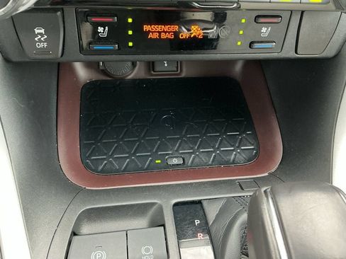 Used 2021 Toyota RAV4 Limited AWD/4WD image 20