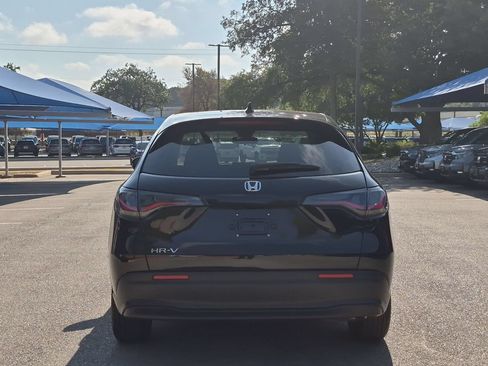 Certified 2026 Honda HR-V LX image 4