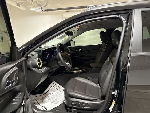 Used 2024 Chevrolet Trax ACTIV w/ Driver Confidence Package image 18