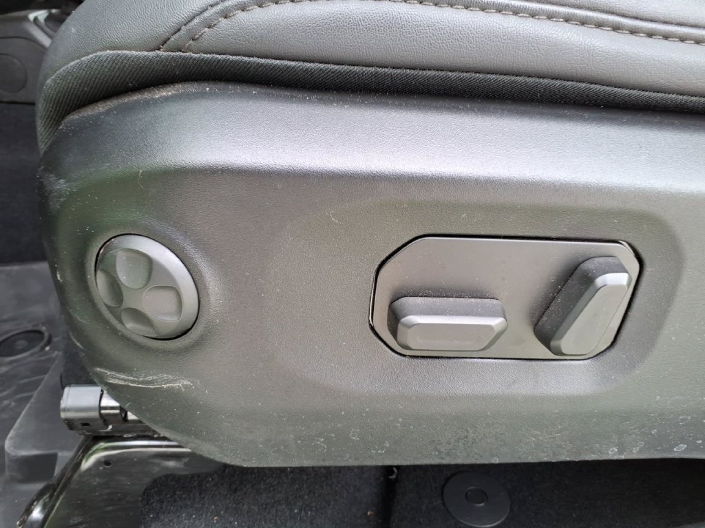 Used 2026 Jeep Gladiator Sport AWD/4WD image 25
