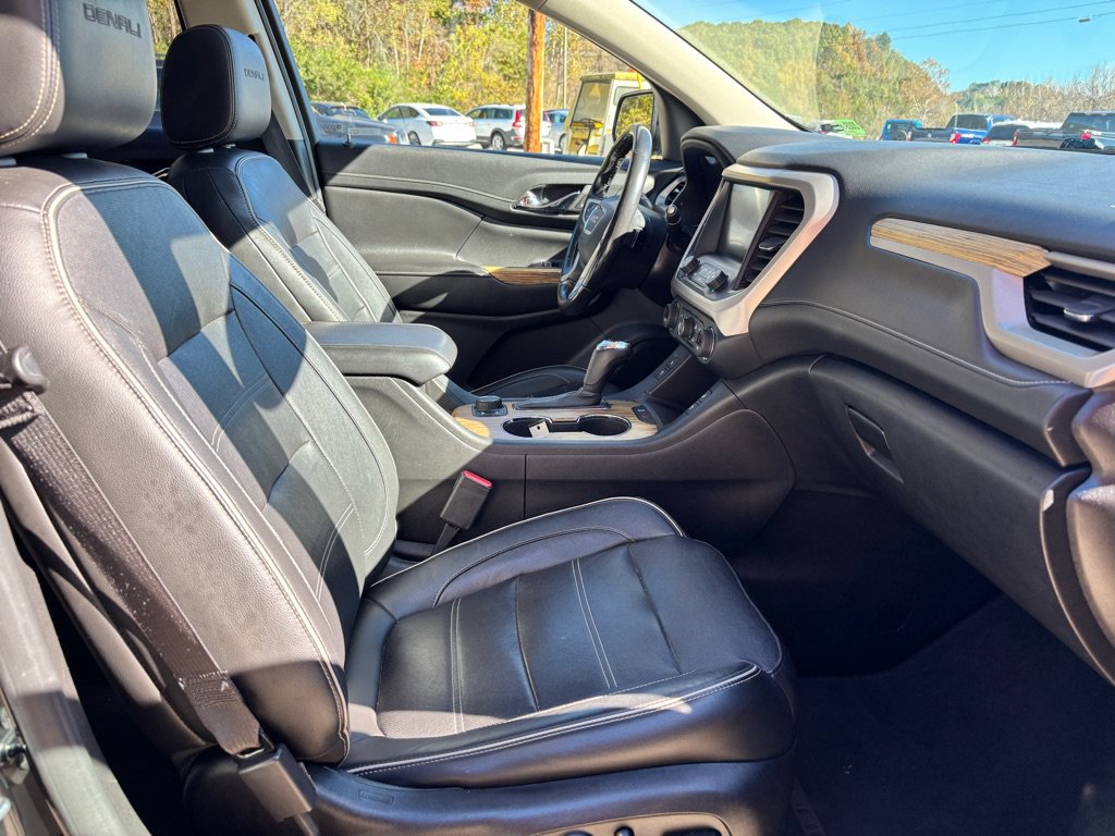 Used 2019 GMC Acadia Denali w/ Technology Package AWD/4WD image 12