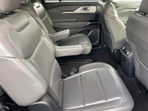 Certified 2025 Ford Explorer Active w/ Active Comfort Package image 36