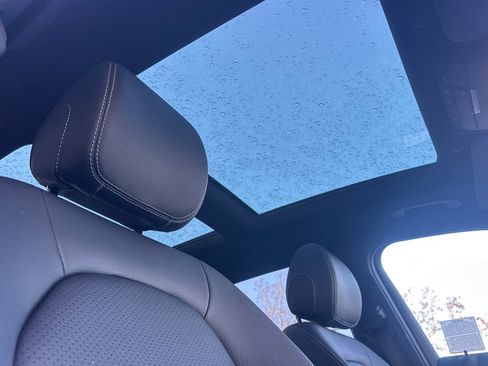 Used 2022 Mercedes-Benz GLC 300 4MATIC image 17